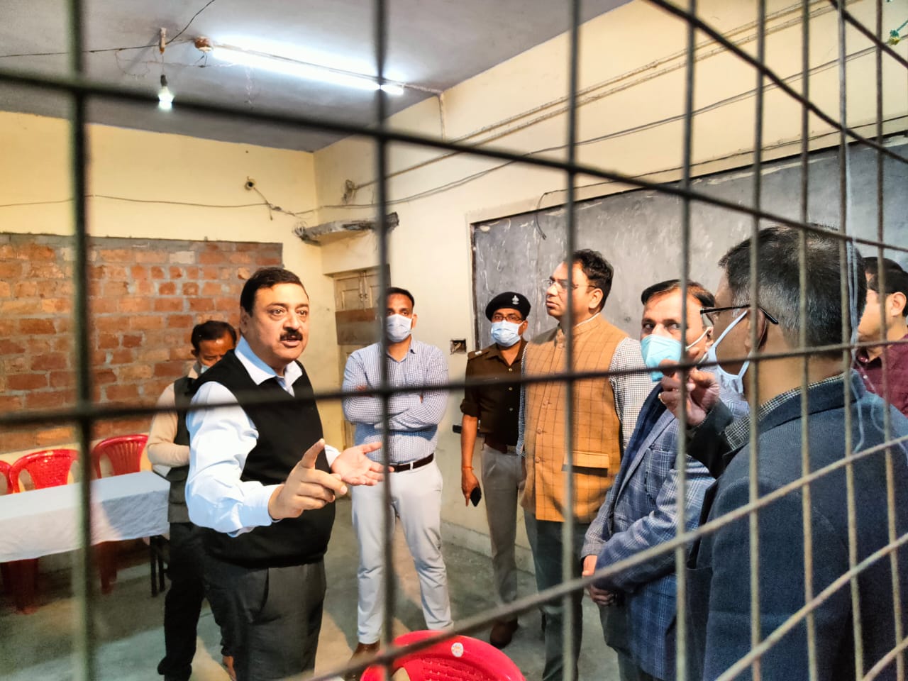 ब्रेकिंग : पुलिस कप्तान और जिलाधिकारी ने किया मतगणना स्थल का निरीक्षण, तैयारियों का लिया जायजा