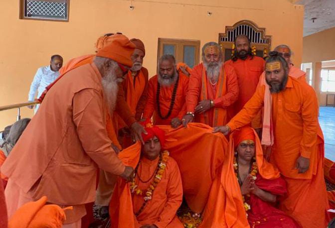 स्वामी सत्यानंद सरस्वती एवं स्वामी मनकामेश्वर गिरी को बनाया गया महानिर्वाणी अखाड़े का महामंडलेश्वर