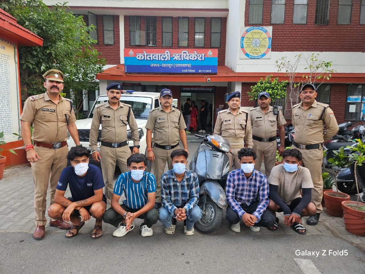 ऋषिकेश क्षेत्र में सरेआम मारपीट का वीडियो वायरल, पांच गिरफ्तार