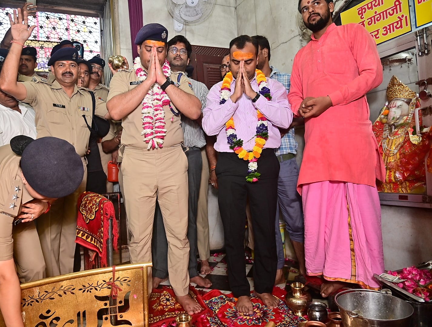 कावड़ मेला सकुशल संपन्न होने पर डीएम और एसएसपी ने हर की पौड़ी पहुंचकर किया गंगा पूजन