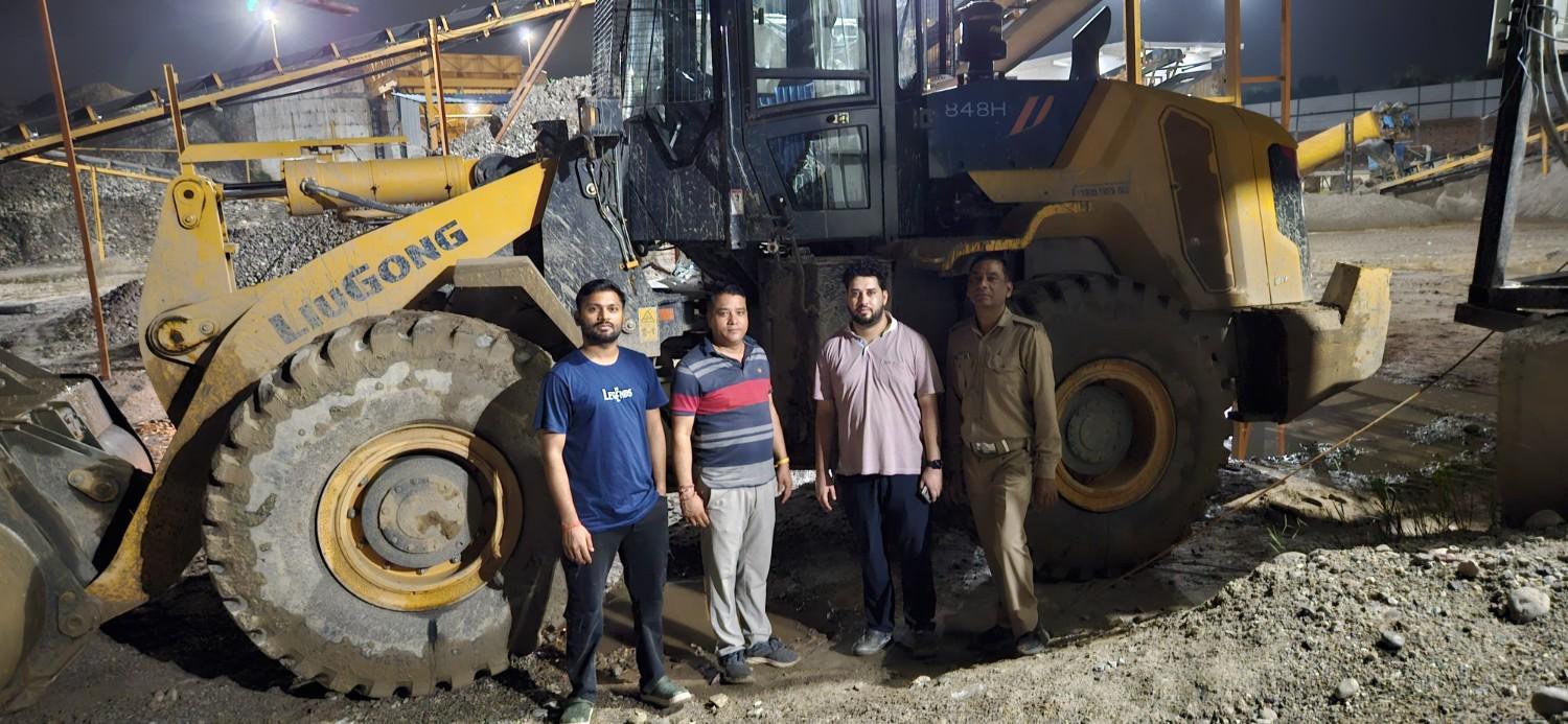 सीज क्रेशर में कावड़ मेले की आड़ में चल रहा था अवैध खनन, मुकदमा दर्ज, डीएम बोले, होगी सख्त कार्रवाई