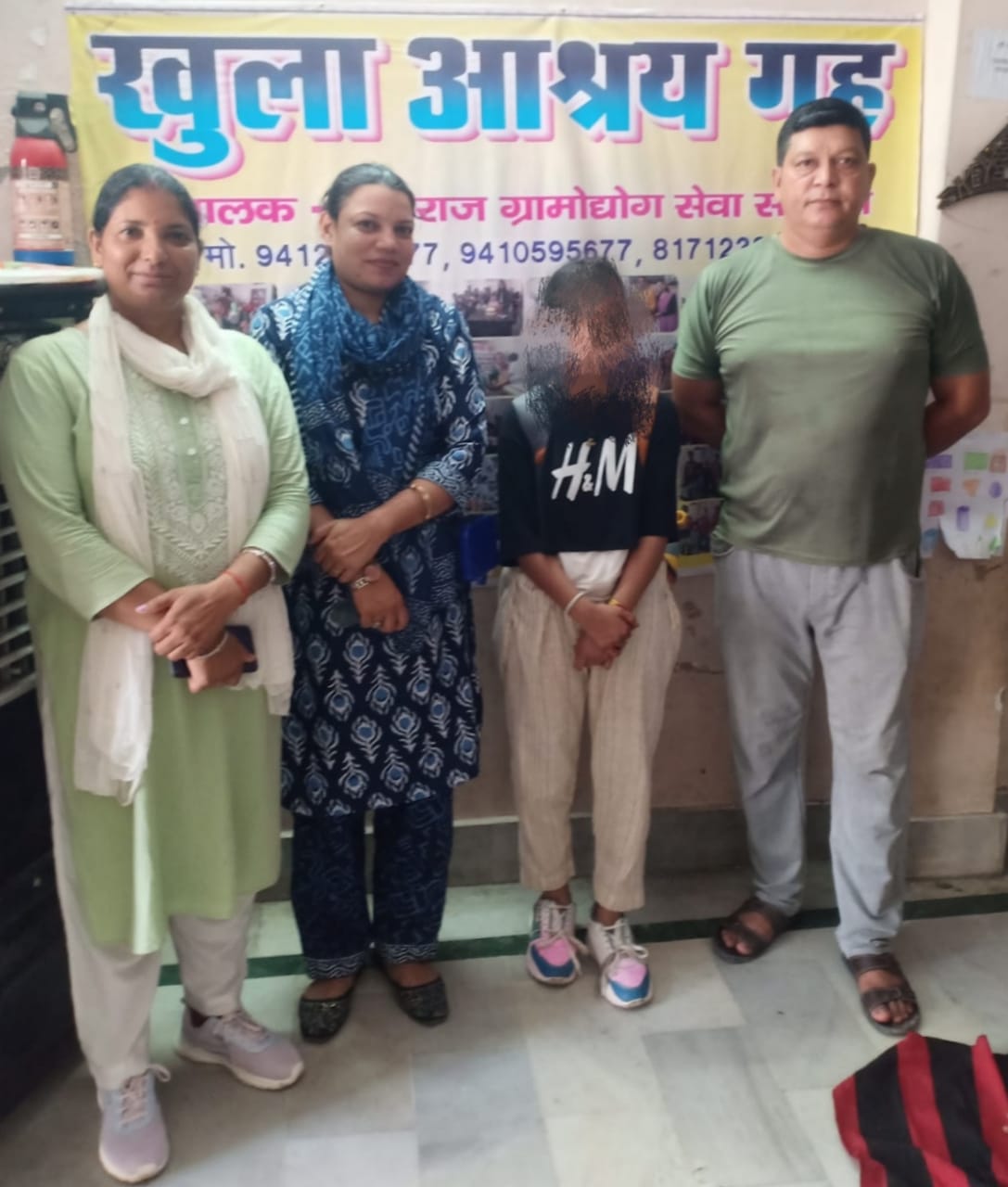 मां के गुजरने से परेशान बच्ची पिता से नाराज हो ट्रेन से पहुंची हरिद्वार, गुमसुम गंगा घाट पर बैठी बच्ची से पूछताछ में खुला राज